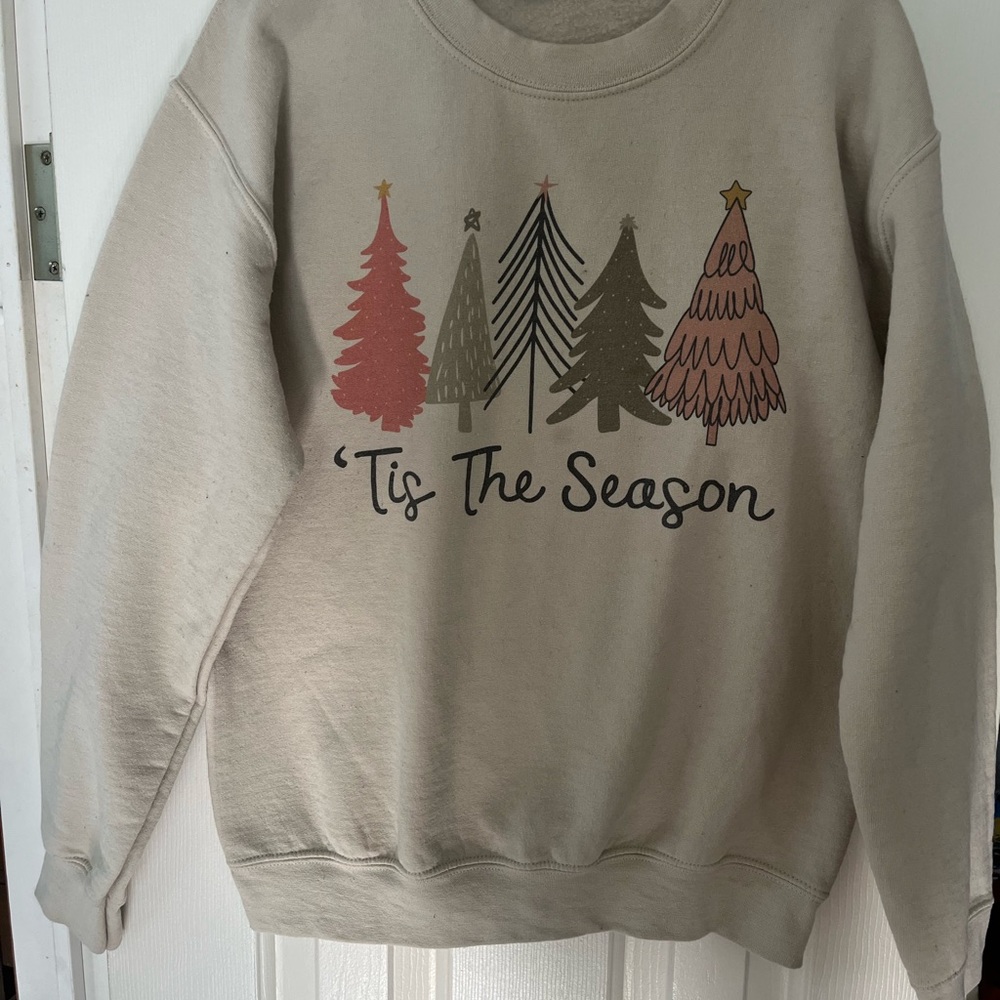 Gildan Beige Sweatshirt with Tree Graphics